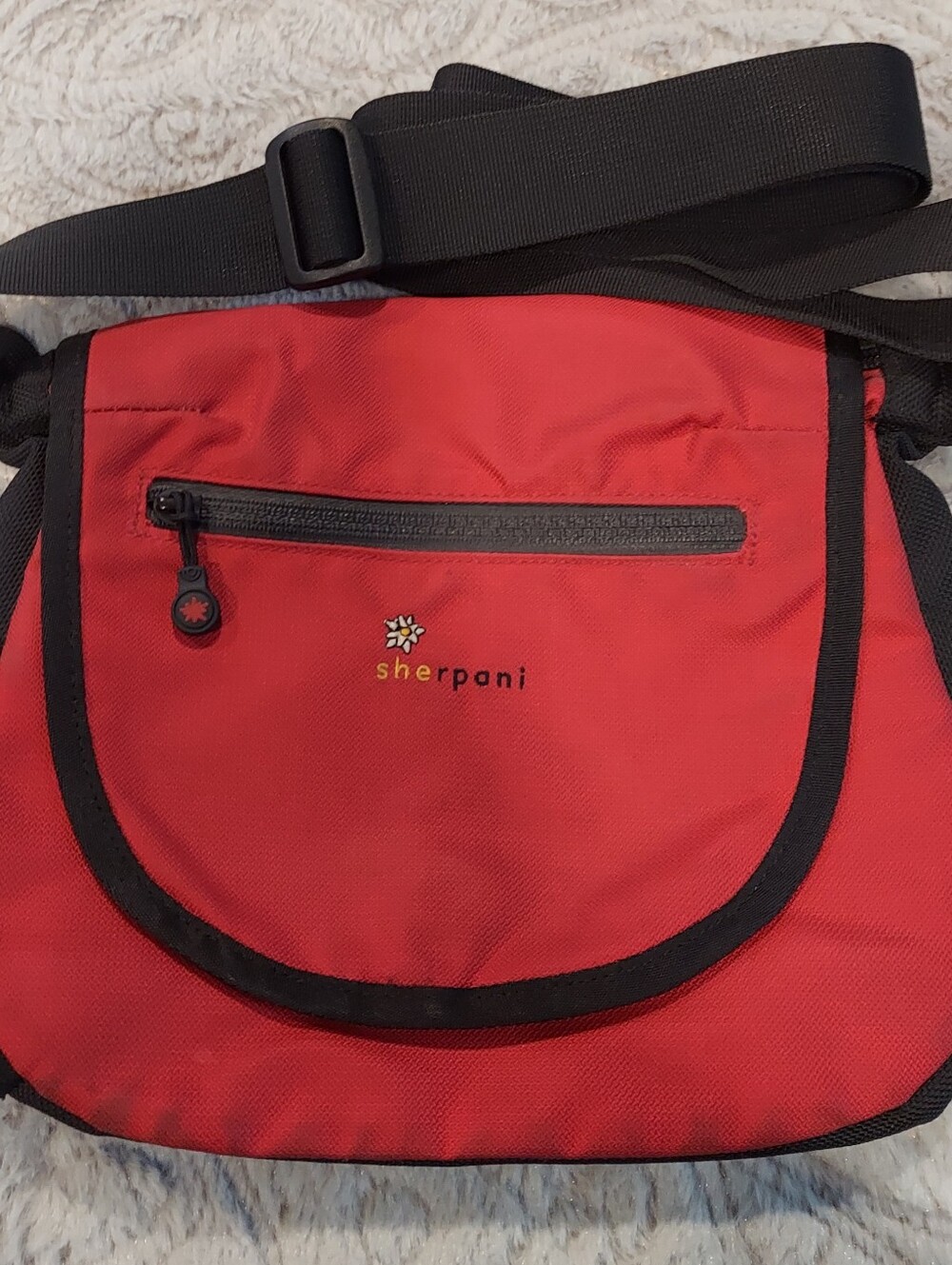 Sherpani Milli Red Bag